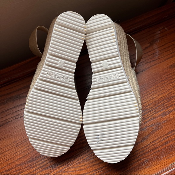 Gentle Souls by Kenneth Cole Espadrille Wedges size 7.5 NWOT in metallic leather - Picture 9 of 9